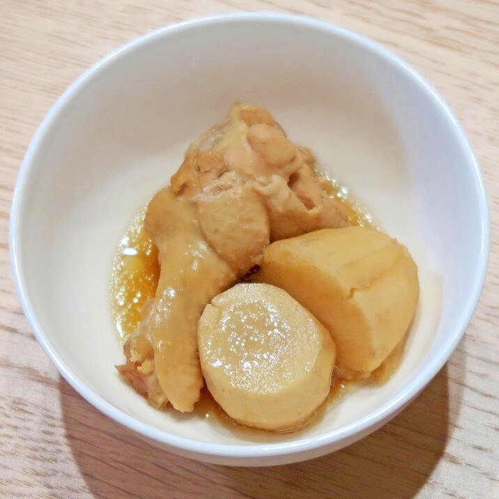 さといもと手羽元の煮物